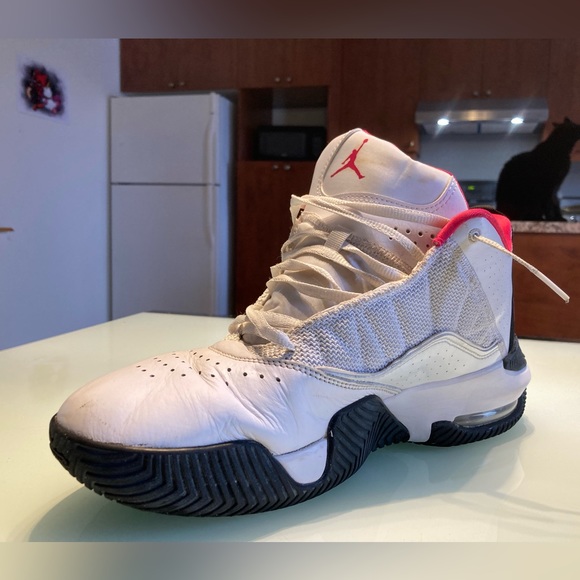 Jordan stay loyal - white and pink - Picture 2 of 4